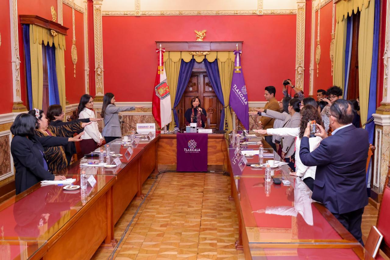 Toma protesta gobernadora a integrantes del Observatorio en Perspectiva de Género Feminista en Tlaxcala